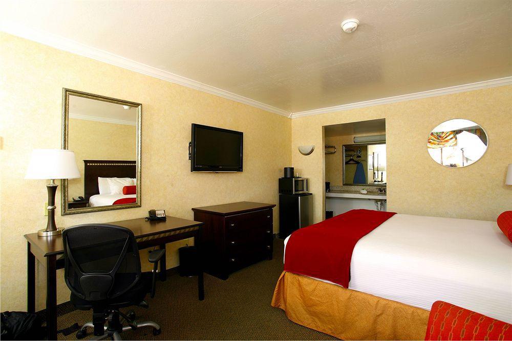 Hotel Tempe/Phoenix Airport Innsuites Hotel & Suites 外观 照片
