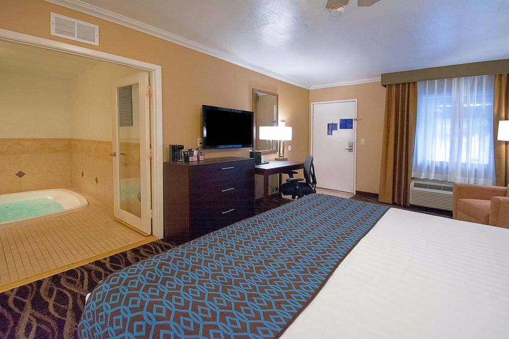 Hotel Tempe/Phoenix Airport Innsuites Hotel & Suites 外观 照片
